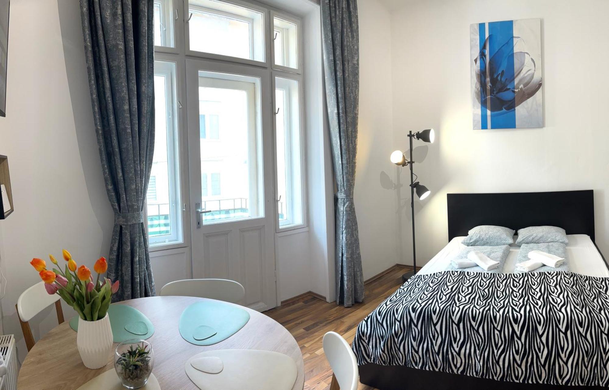 Big And Comfortable Mariahilfer Apartment Wiedeń Zewnętrze zdjęcie